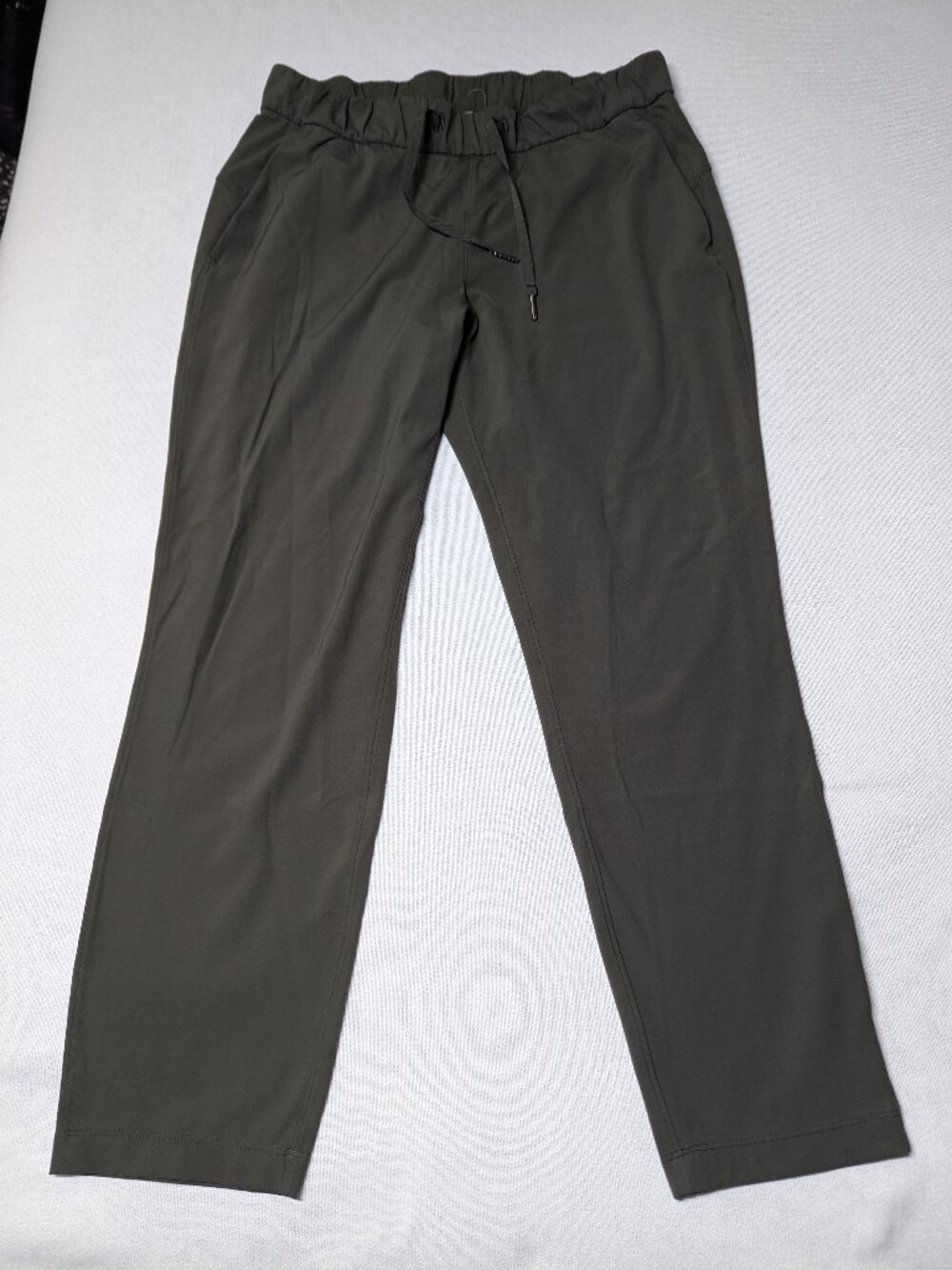 Lululemon On the Fly 28" Pant - size 8